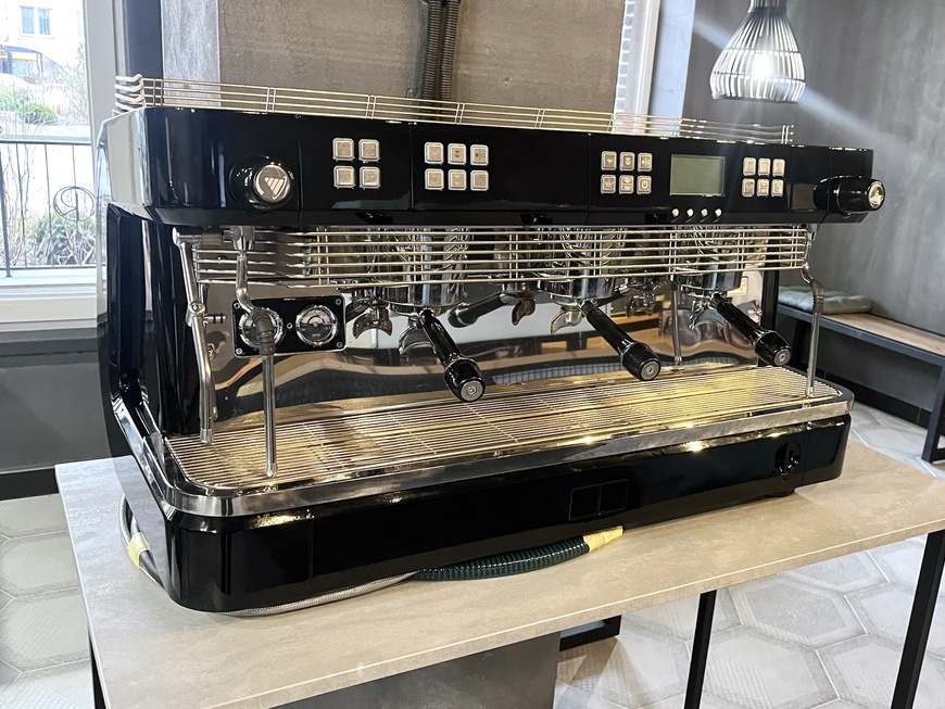 Продаж: Dalla Corte DC Pro трипостова професійна кавова машина