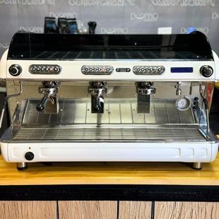 Sanremo Verona Multiboiler (3 групи) оренда професійної кавоварки