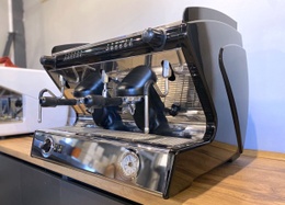 Sanremo Milano двопостова професійна кавова машина чорна