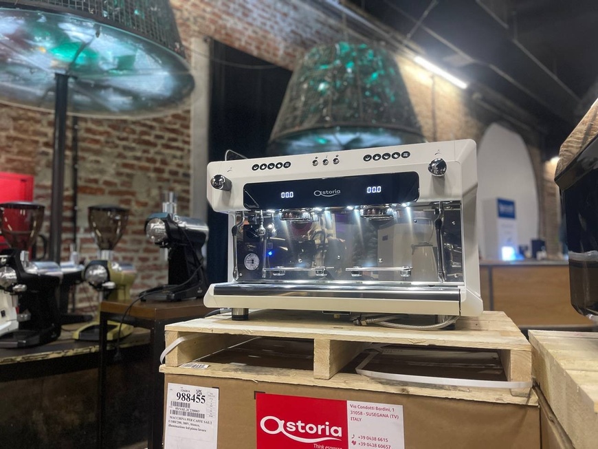 Astoria Core200 SAE (Light) –  двухпостовая автоматическая кофемашина